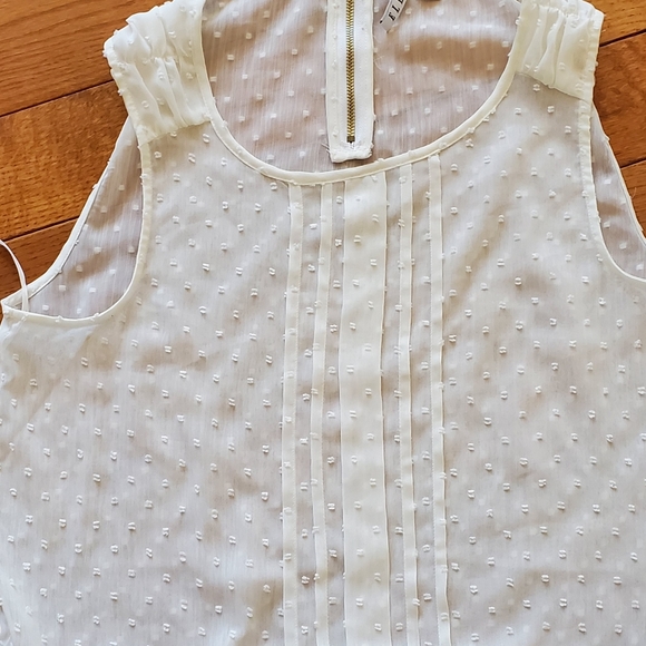 White Sleeveless top - ELLE - Picture 2 of 6